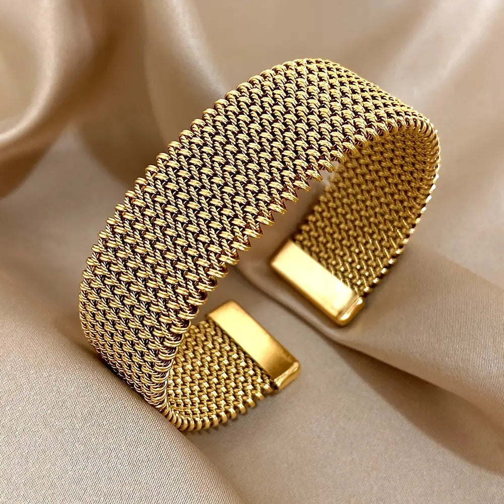 Vintage gold mesh bracelet