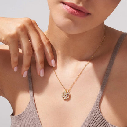 Elegante Collar Corazón de la Suerte