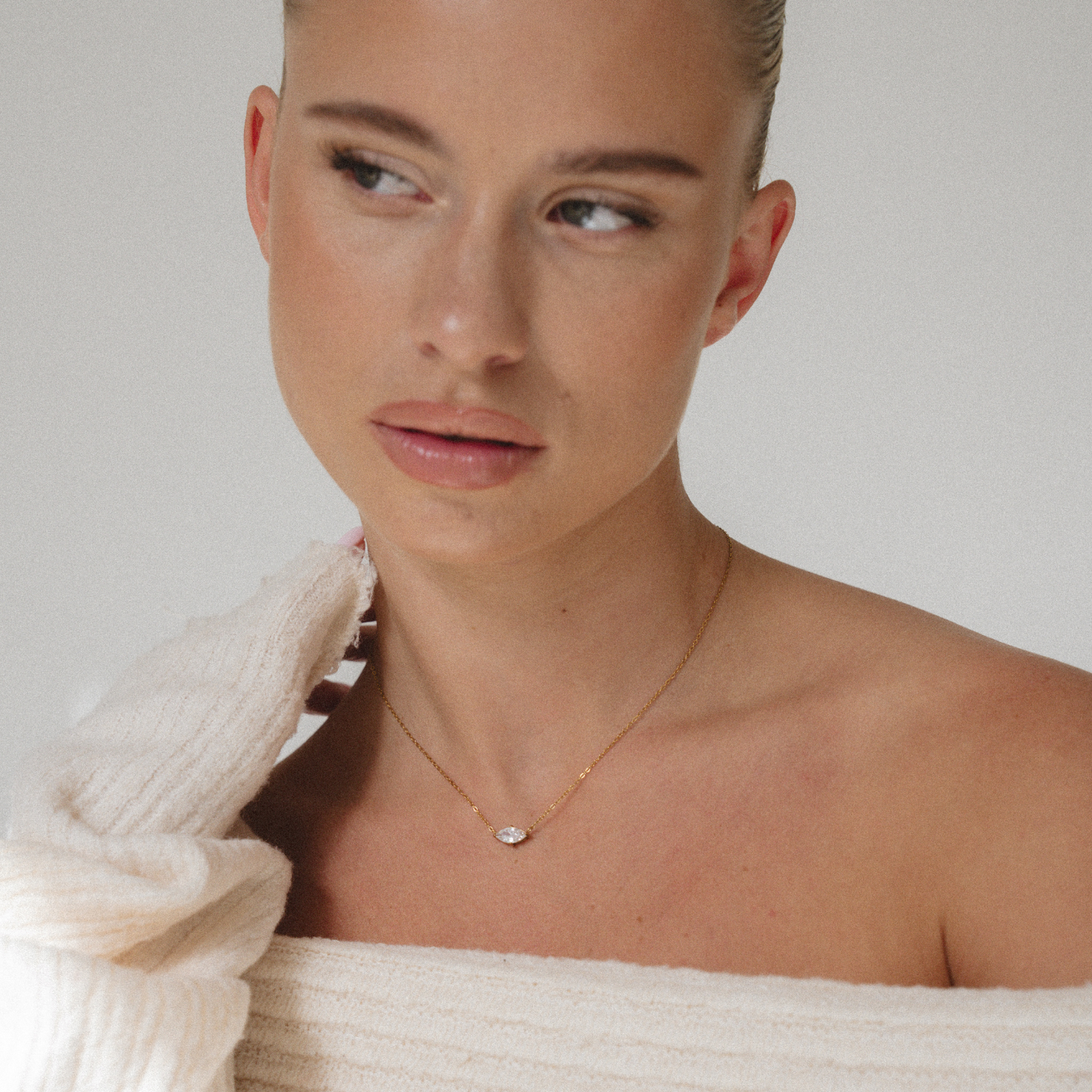 MARQUESA. collar