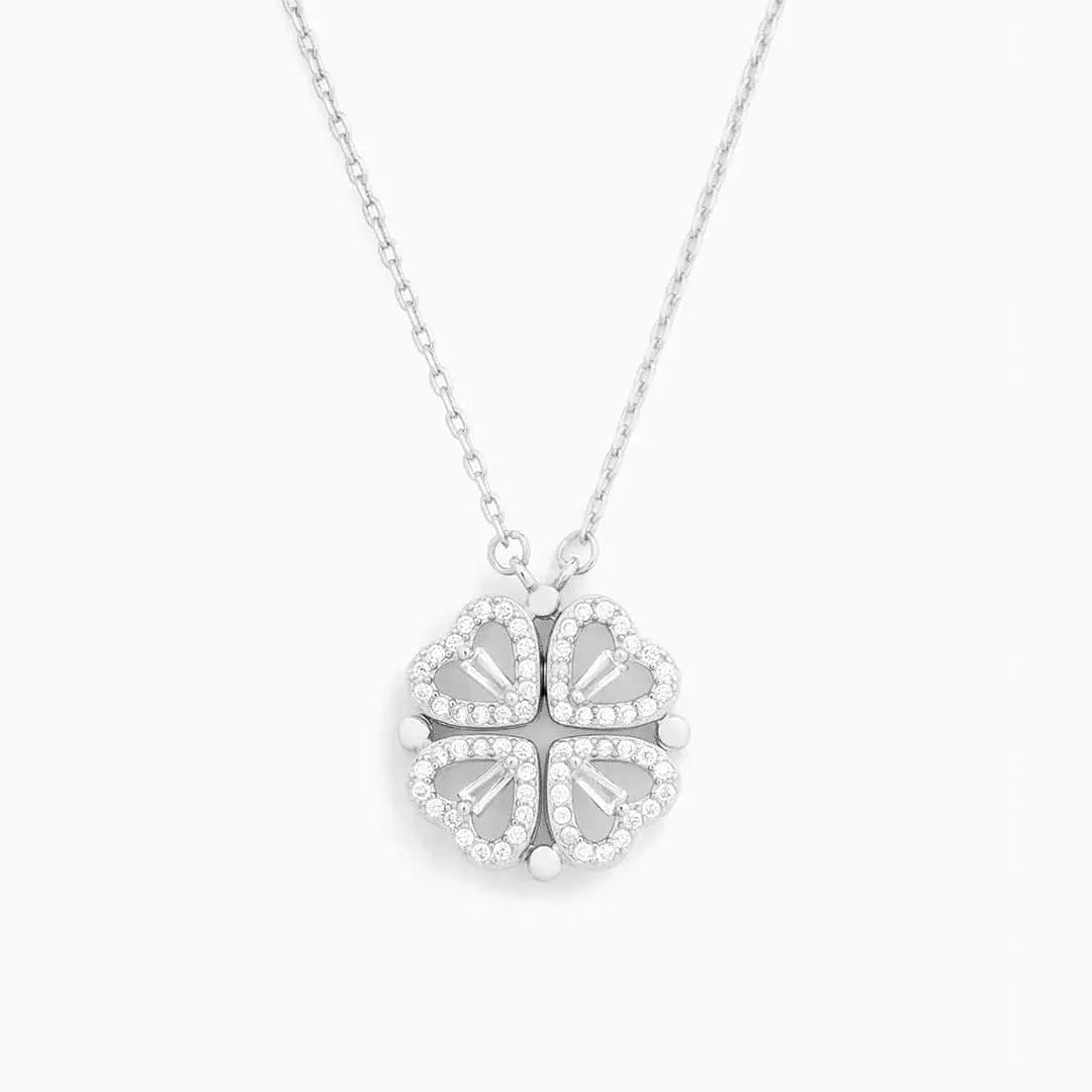 Elegante Collar Corazón de la Suerte
