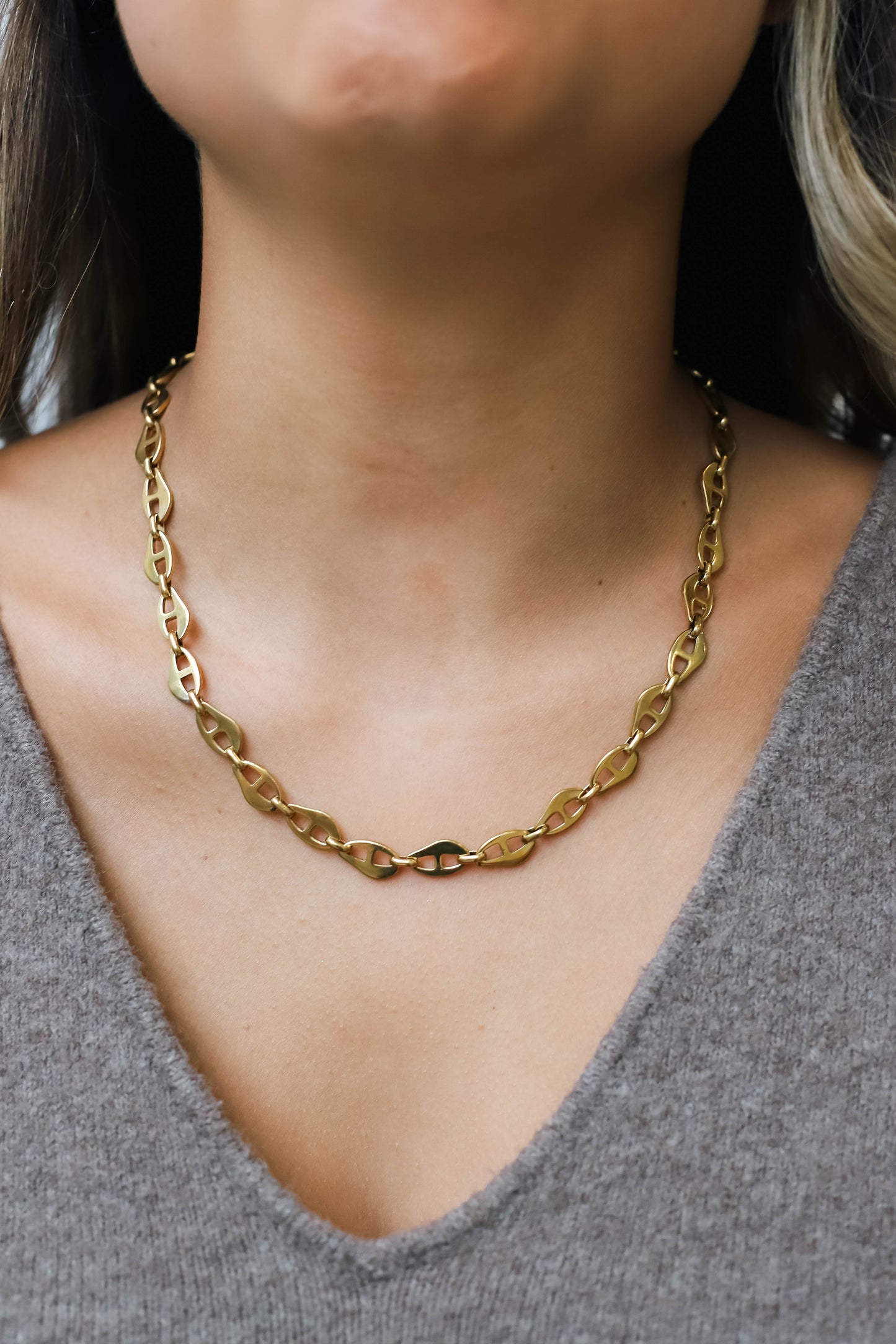CAFÉ. Collar