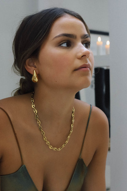 CAFÉ. Collar