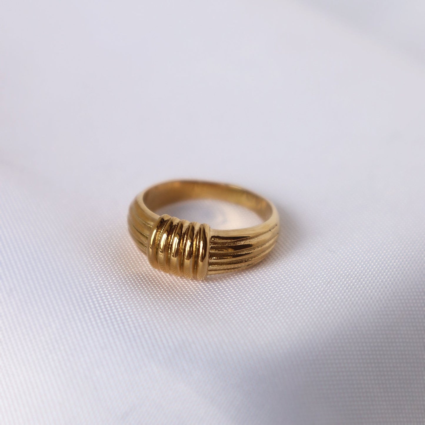 Anillo Nudo Bañado en Oro