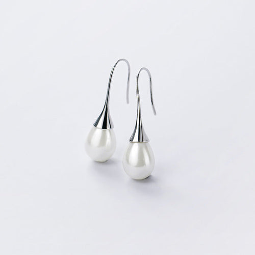 Pendientes de perlas en forma de lágrima