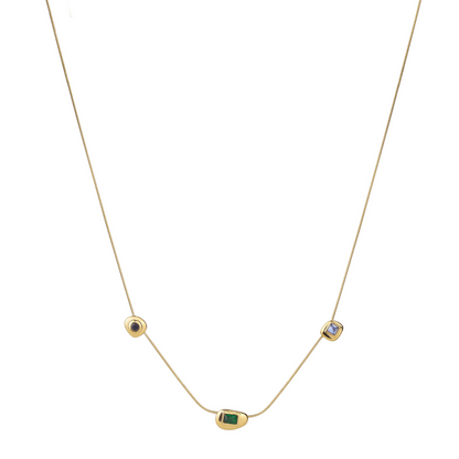 TRIA. Collar