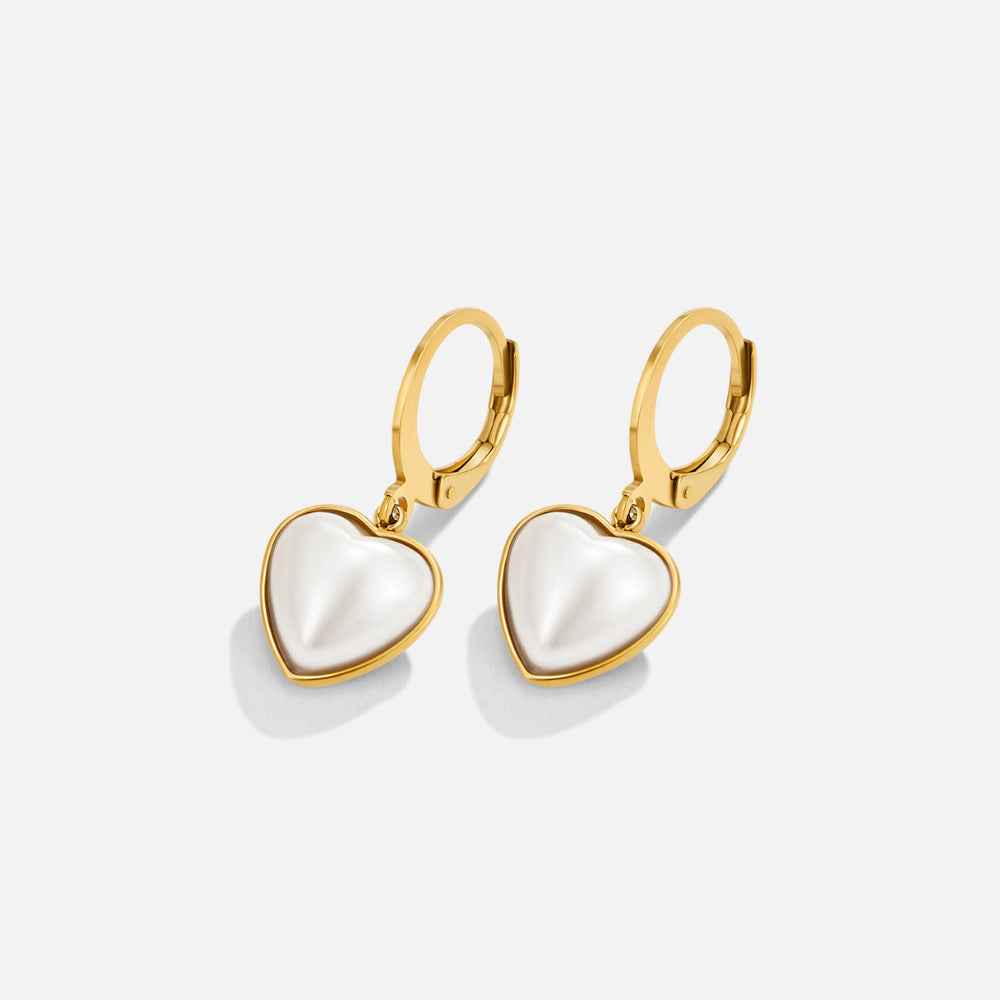 Aretes criollos de corazón con perla