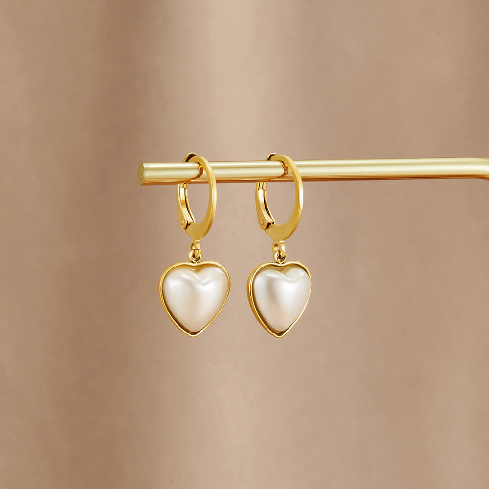 Aretes criollos de corazón con perla