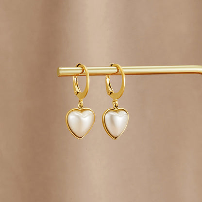 Aretes criollos de corazón con perla