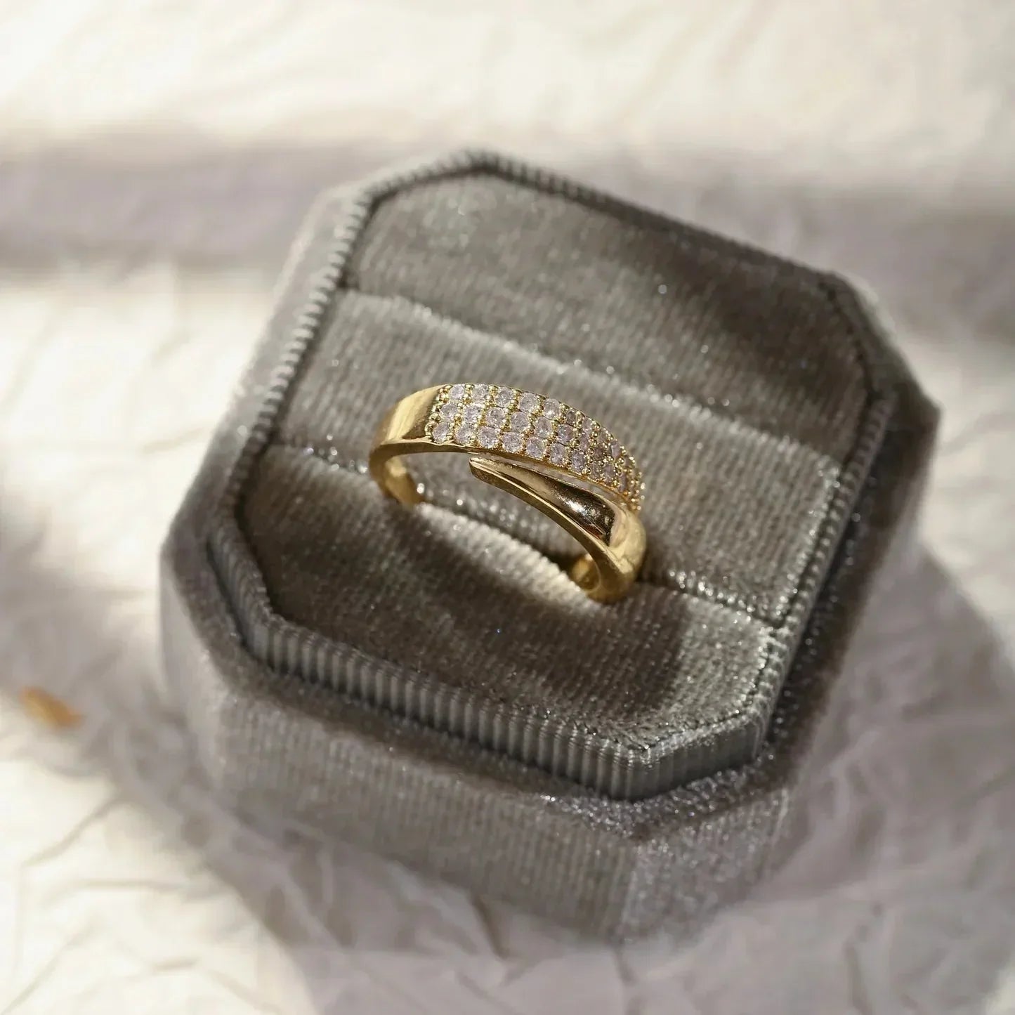 ELOÏSE | Anillo con un brillo atemporal