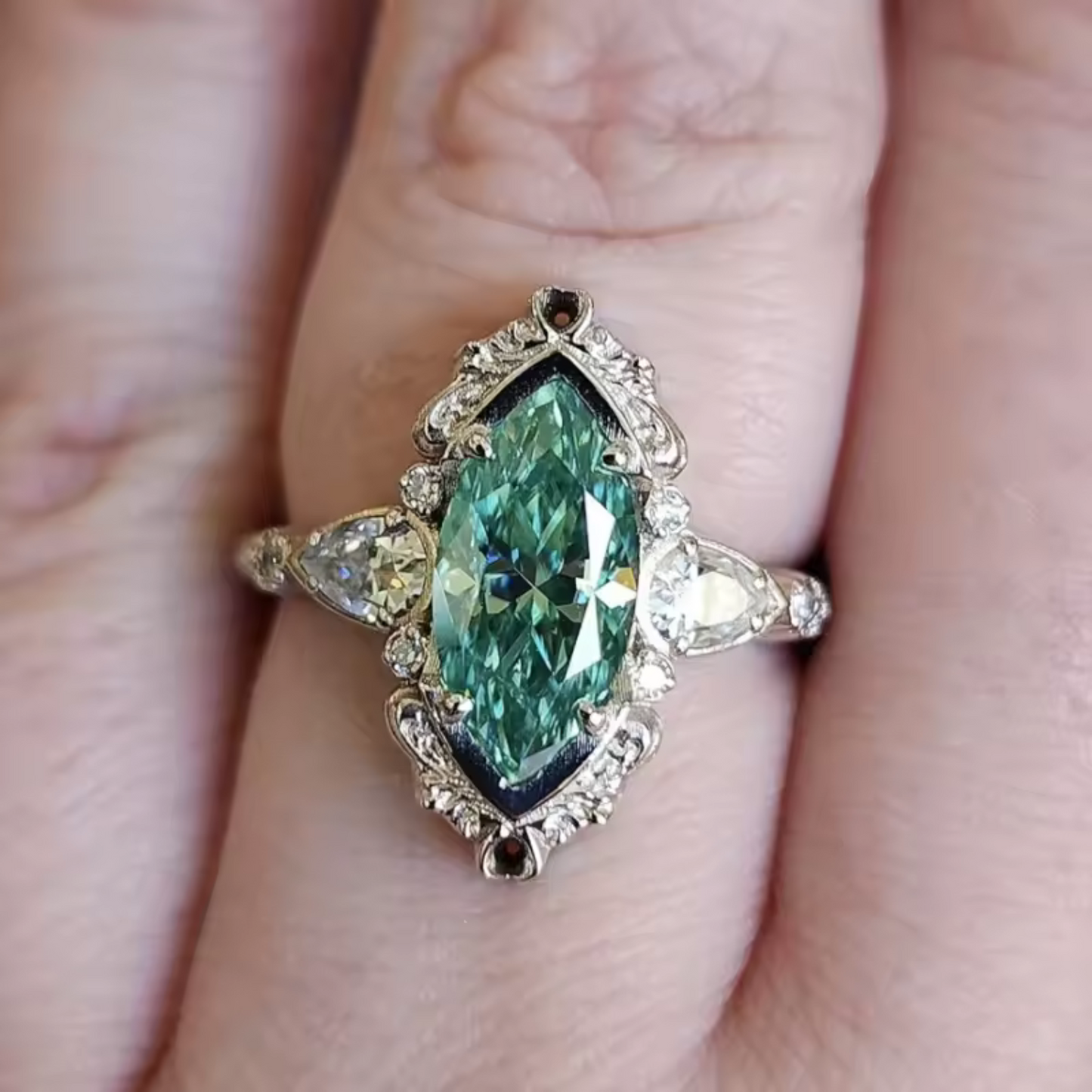Anillo de esmeralda Helena