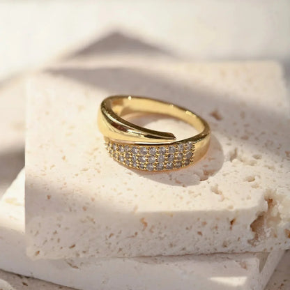 ELOÏSE | Anillo con un brillo atemporal